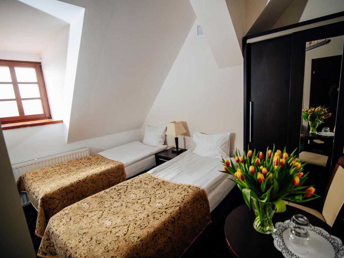 Hotel Zamek 그니프 외부 사진